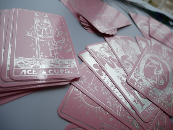 foil-pressed-pink-tarot-cards