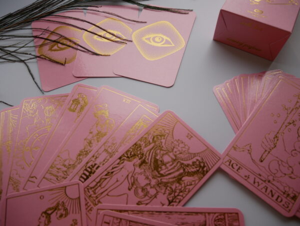 foil-pressed-pink-tarot-cards