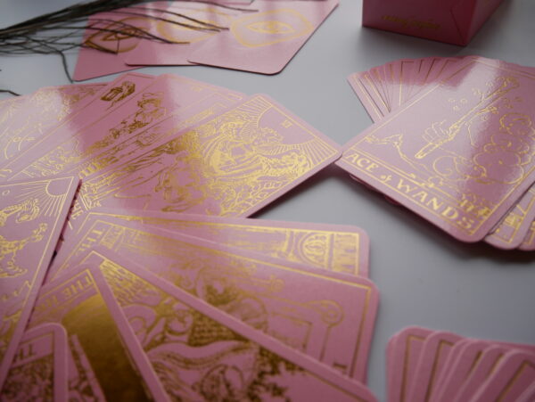 foil-pressed-pink-tarot-cards