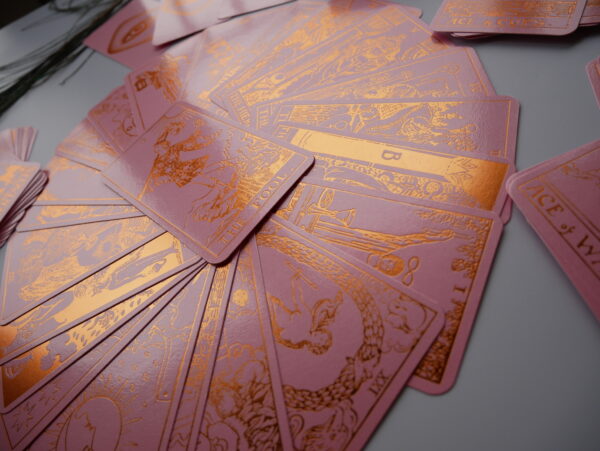 foil-pressed-pink-tarot-cards